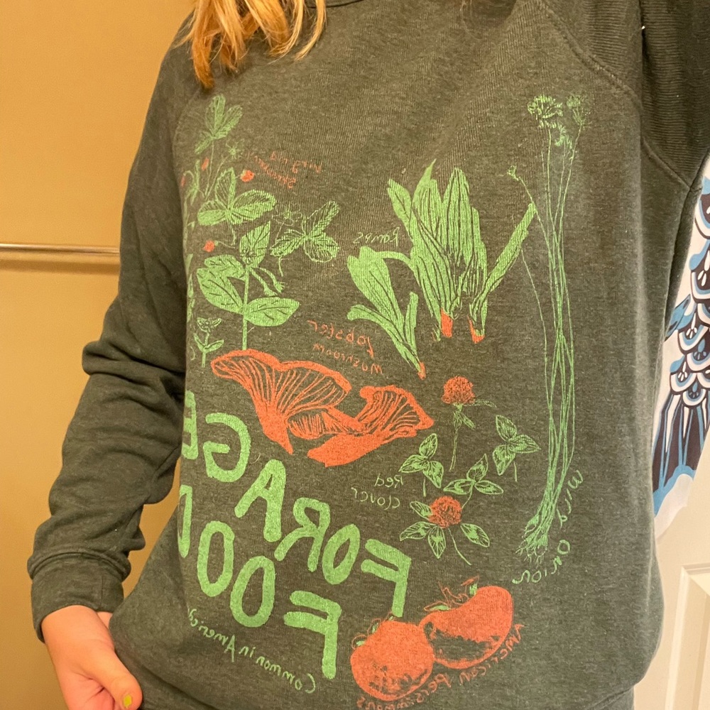 Foraged Foods Crewneck Sweatshirt Size Small